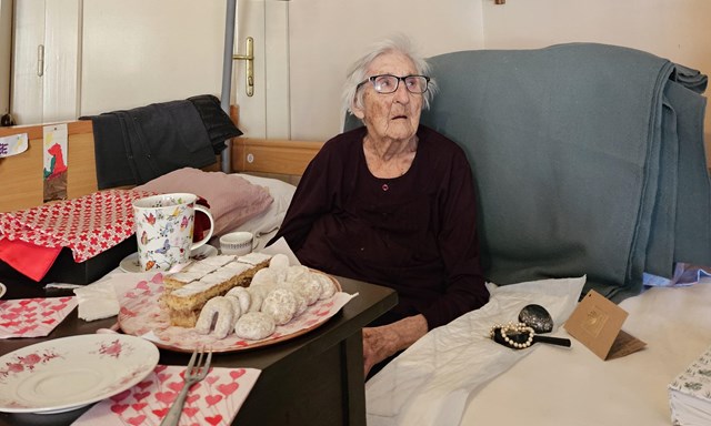 Čestitali smo rođendan simpatičnoj 100-godišnjakinji čiji je život obilježila humanost