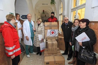 /arhiva/upload_data/site_photos/donacija4-crveni-kriz-151216.jpg