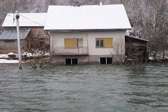 /galerije/Ekipe Crvenog križa na terenu/Poplave_Crveni_kriz (17).jpg