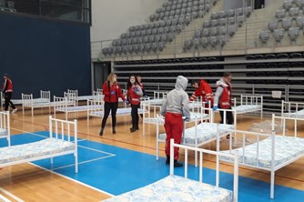 /galerije/Hrvatski Crveni križ tijekom epidemije koronavirusa/Pomoc_starijima_Crveni_kriz.jpg