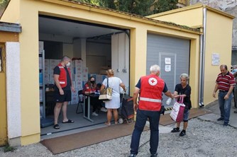 /galerije/Podjela paketa Vaš dar za pravu stvar/Vas dar za pravu stvar003.jpg