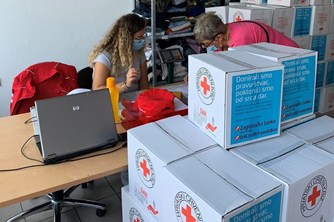 /galerije/Podjela paketa Vaš dar za pravu stvar/Vas dar za pravu stvar006.jpg