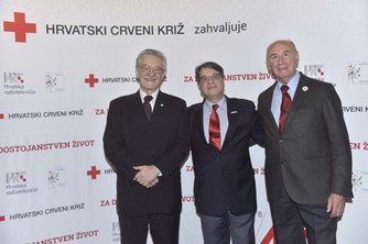 /galerije/Svečanost u povodu 140 godina HCK i akcija Za dostojanstven život/Hrvatski-crveni-kriz (12).jpg
