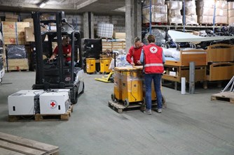/galerije/pomoc-u-poplavama/isusivaci-crveni-kriz (16).JPG