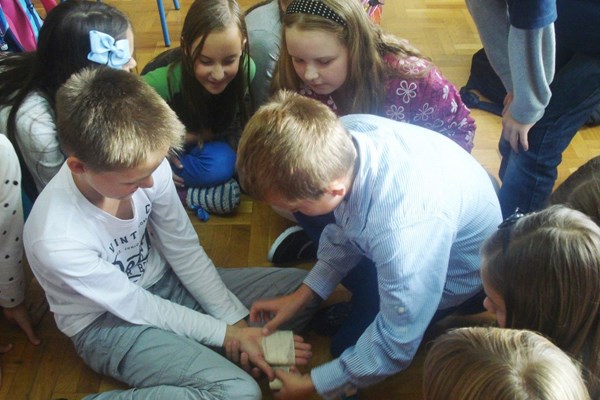Ivanec - projekti VOLIM POMAGATI i UČIMO O CRVENOM KRIŽU u školama i ove školske godine