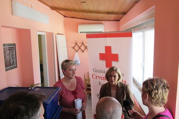 Koprivnica - Ksenija Punčikar iz Belupa dijelila majice darivateljima
