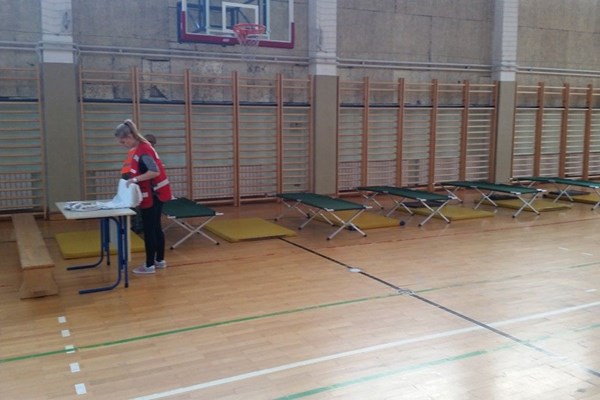 Karlovac - Volonteri i članovi GIT-a na poplavljenim područjima