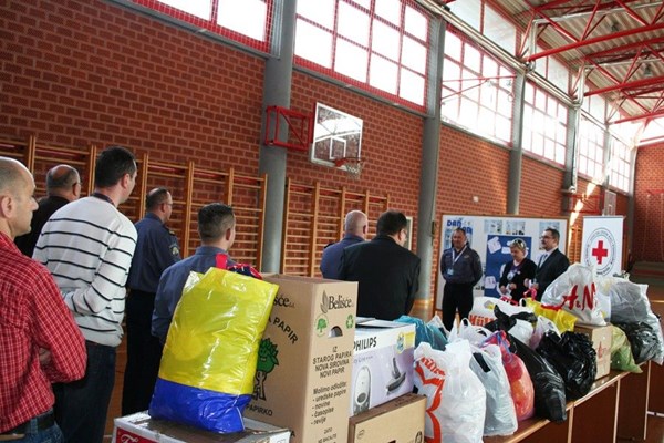 Koprivnica - djelatnici policije prikupili 120 kilograma odjeće