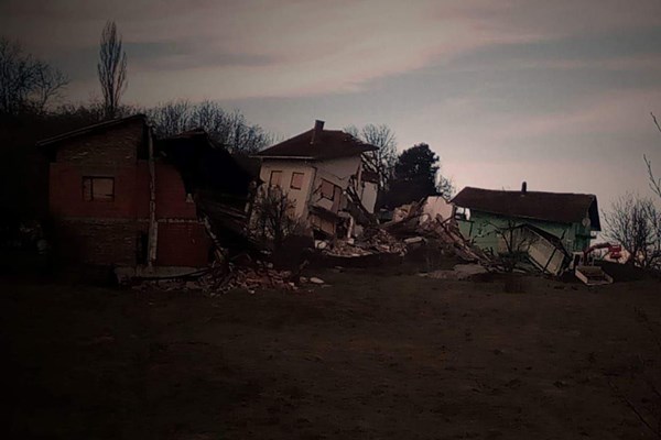 Zatvoren apel za pomoć ljudima kojima su uništeni domovi uslijed klizišta u Hrvatskoj Kostajnici