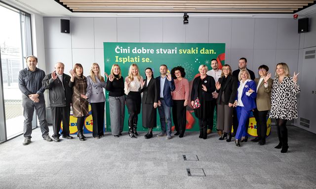 Bankama hrane Hrvatskog Crvenog križa Lidl uručio blagdansku donaciju 