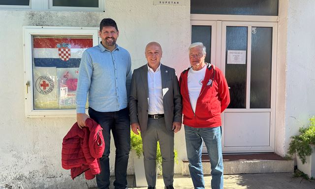 Izvršni predsjednik Hrvatskog Crvenog križa posjetio Gradsko društvo Crvenog križa Brač