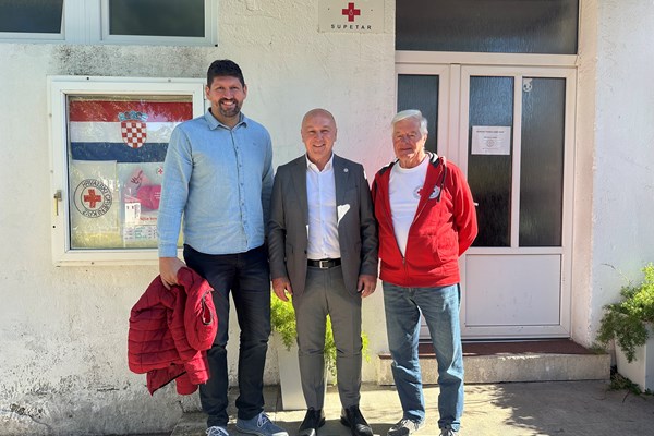 Izvršni predsjednik Hrvatskog Crvenog križa posjetio Gradsko društvo Crvenog križa Brač