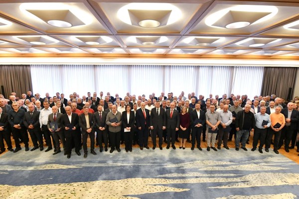 Predsjednik Milanović uručio odlikovanja dobrovoljnim davateljima krvi 