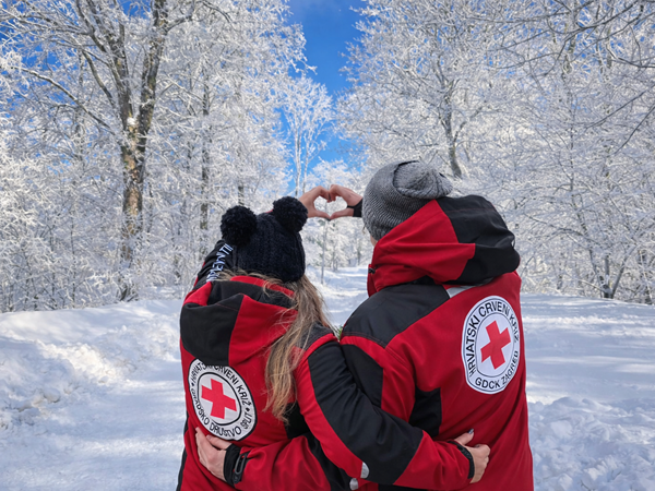 Čestit Božić i sretnu Novu godinu želi vam Hrvatski Crveni križ! 