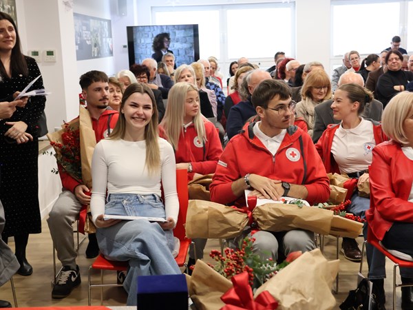 Najboljim volonterima Hrvatskog Crvenog križa danas svečano uručena priznanja na Skupštini