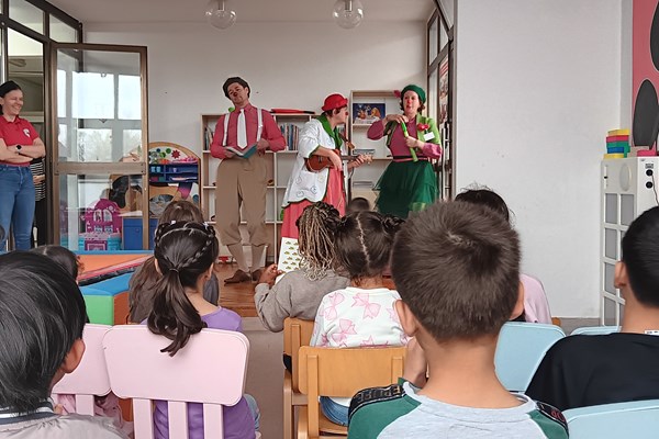 Interaktivna predstava za mališane u Prihvatilištu u Kutini