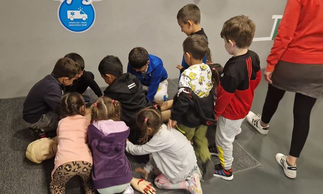 Veselje u Hrvatskom Crvenom križu: Djeca iz Podturna i Orehovice učila o humanosti