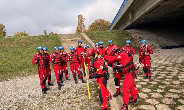 Civilni ročnici upoznali se s osnovama sigurnosti i spašavanja na vodi